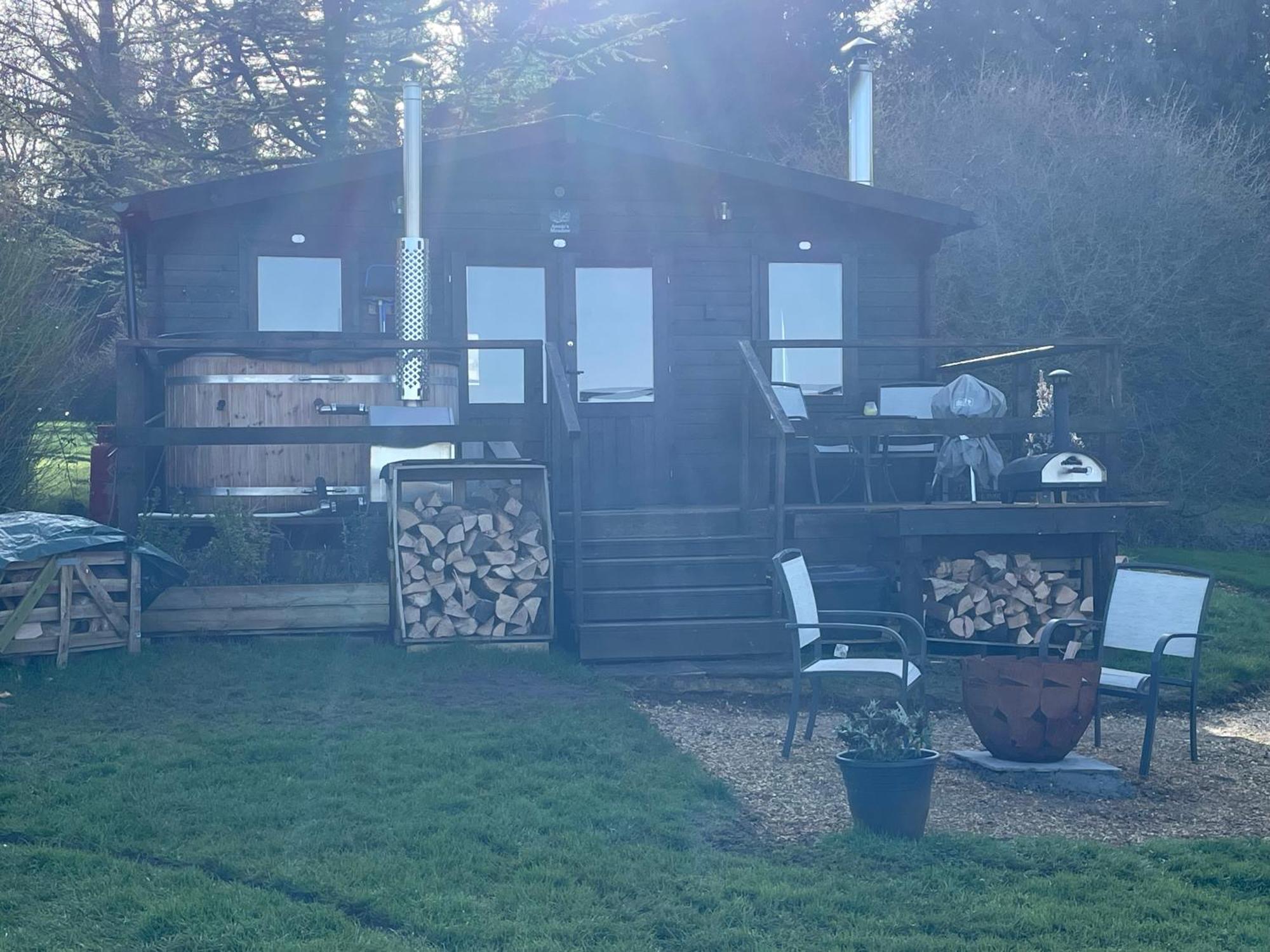 Cosy Cabin In Annie'S Meadow West Meon Buitenkant foto